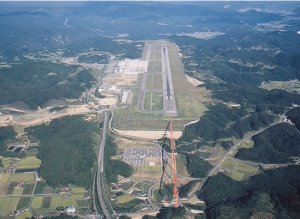 広島空港を上空から撮影した写真