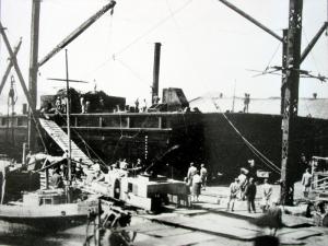 造船所の船