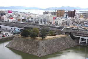 三原城跡のある風景