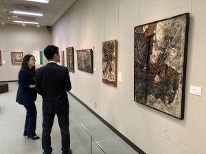 秦森康屯生誕100年事業「秦森康屯絵画展―道―」「秦森直子染織展―在―」オープニングセレモニー