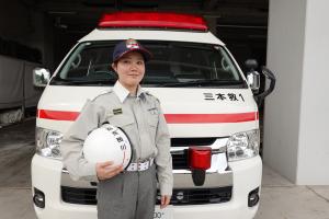 消防士と救急車両