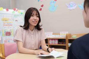 保健師職　母子相談の様子