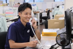 一般事務職　電話対応の様子