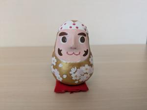 ４月金桜だるま（表）