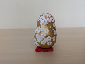 ４月金桜だるま（裏）