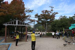 ラジオ体操中の写真