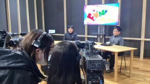 テレビ番組制作スタッフ2