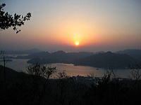 佐木島から望む夕日