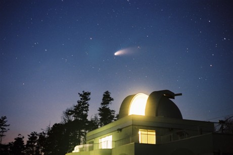 宇根山天文台から見たヘールボップ彗星